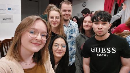 Mladi iz več držav v Peterlougu razpravljali o medijski pismenosti 2